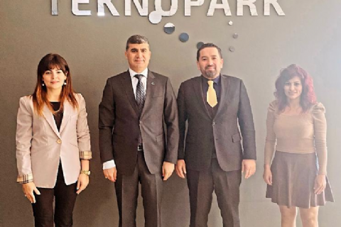 Akdeniz ilçe kaymakamı Zeyit Şener Mersin Teknopark'ı ziyaret etti.